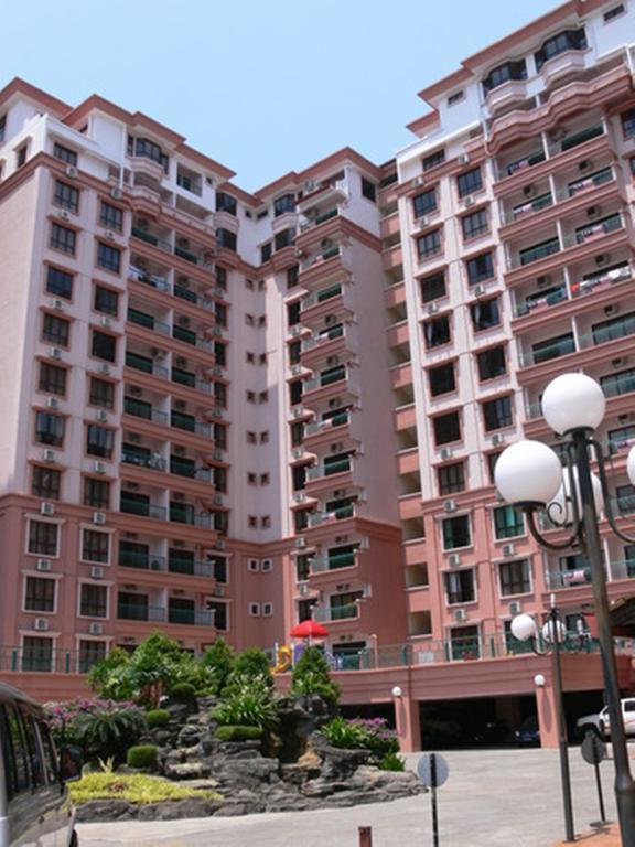 Marina Condominium Holiday Homestay Кота-Кинабалу Номер фото